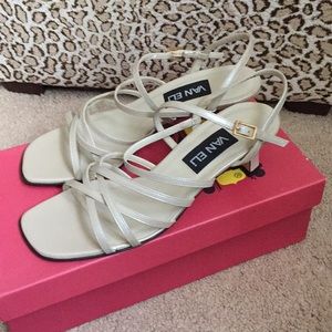 🍦VANELI leather sandals - size 6.5M